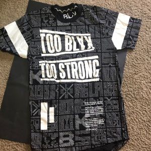 Too BlaK too strong black T-Shirt